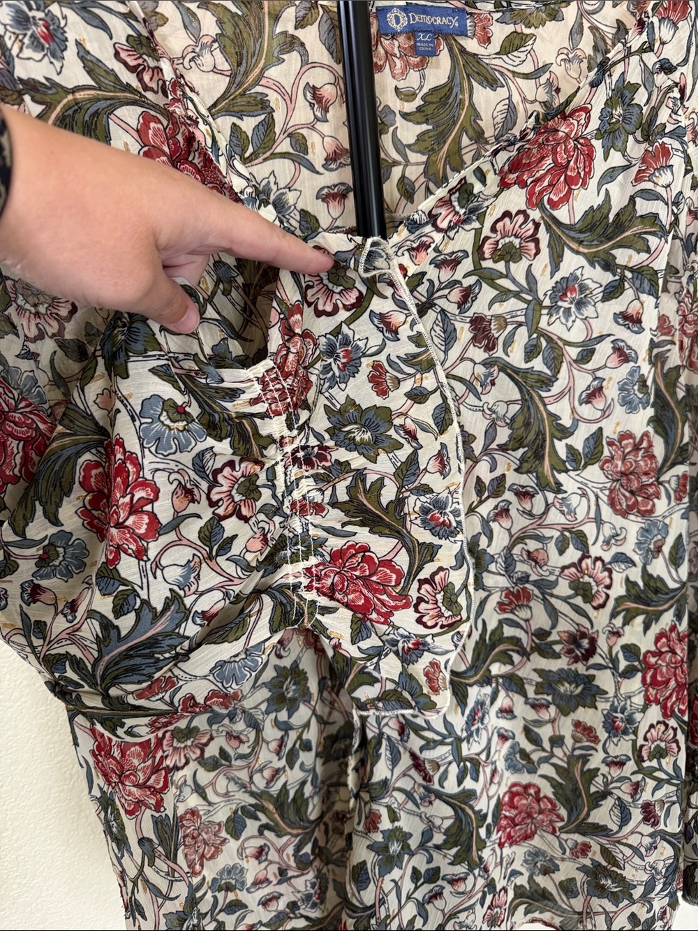 Democracy XL Floral Top - Picture 4 of 4